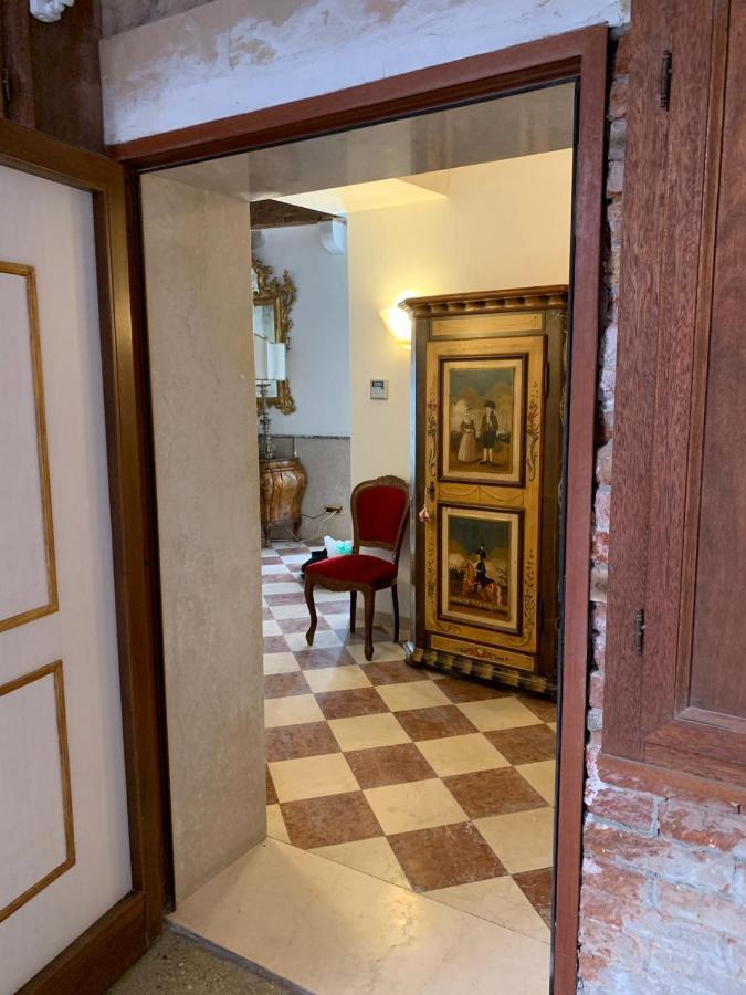 Luxury Apartment In San Marco With Canal View Veneza Exterior foto